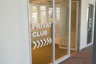 Glasdekorfolie als Sichtschutz in Büroräumen